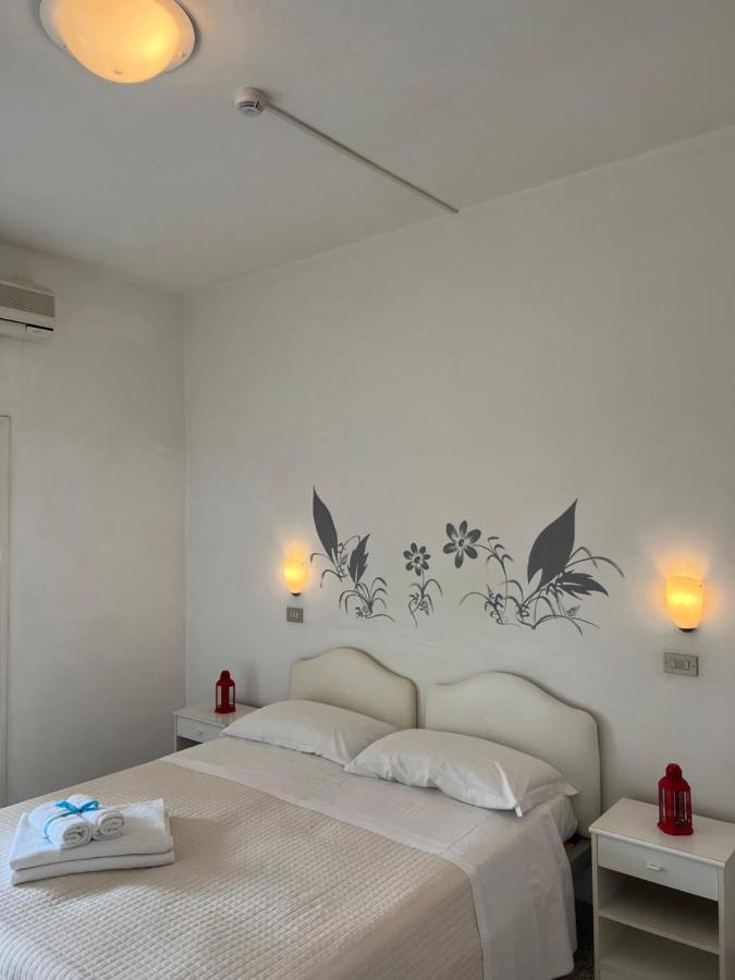 Albergo B&B Serafini Rímini Exterior foto